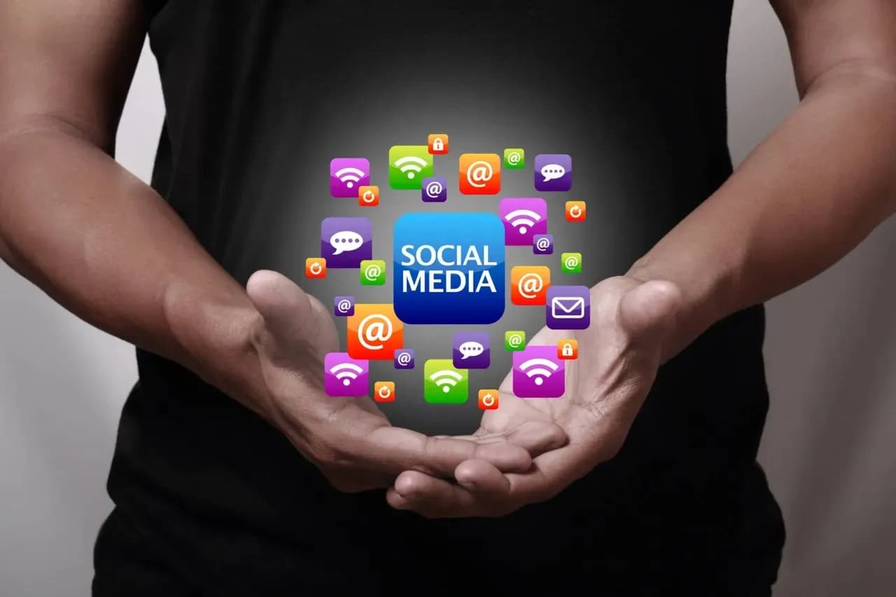 Why Your Store Needs More Than One Social Media Platform